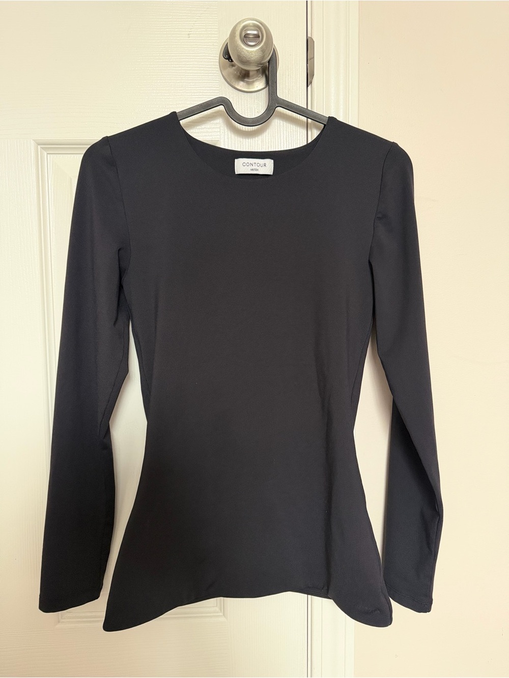 Aritzia Contour Black Long-Sleeve Crewneck Top